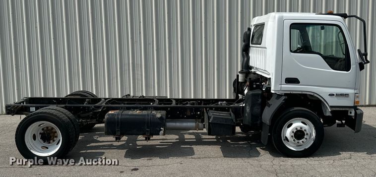 image for item DX0632 2006 Ford  LCF truck cab and chassis