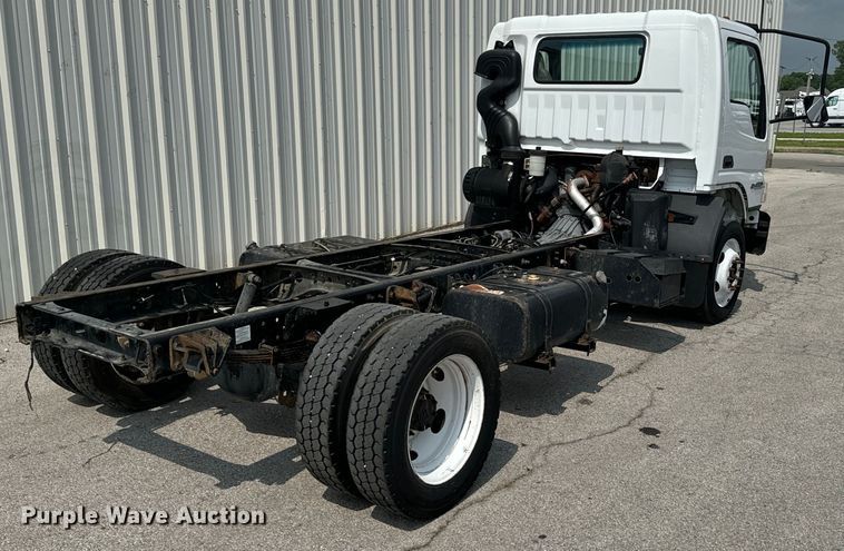 image for item DX0632 2006 Ford  LCF truck cab and chassis