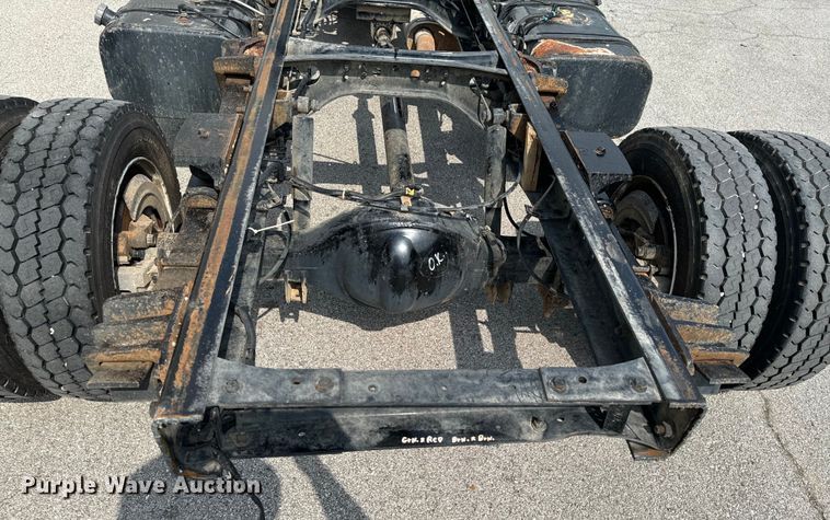 image for item DX0632 2006 Ford  LCF truck cab and chassis