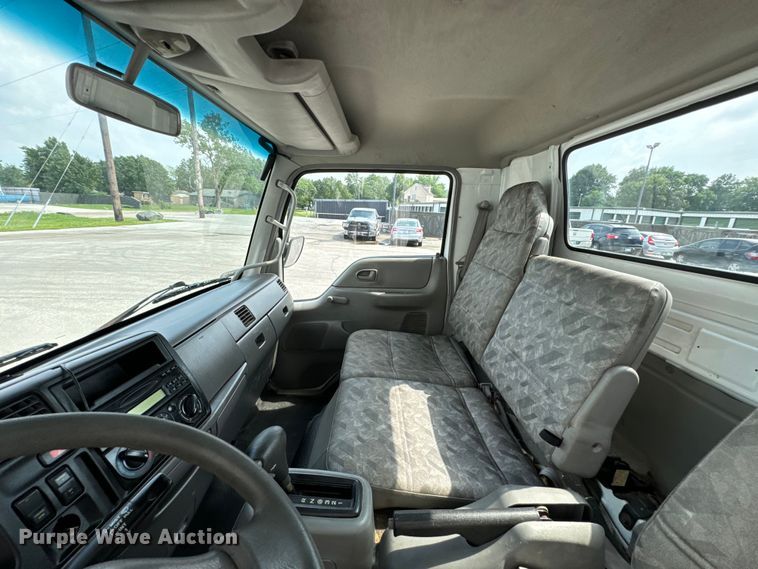 image for item DX0632 2006 Ford  LCF truck cab and chassis