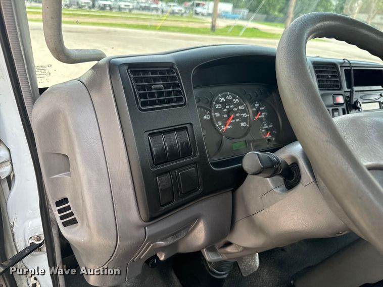 image for item DX0632 2006 Ford  LCF truck cab and chassis