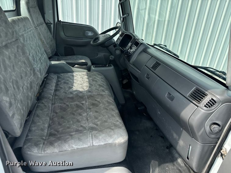 image for item DX0632 2006 Ford  LCF truck cab and chassis