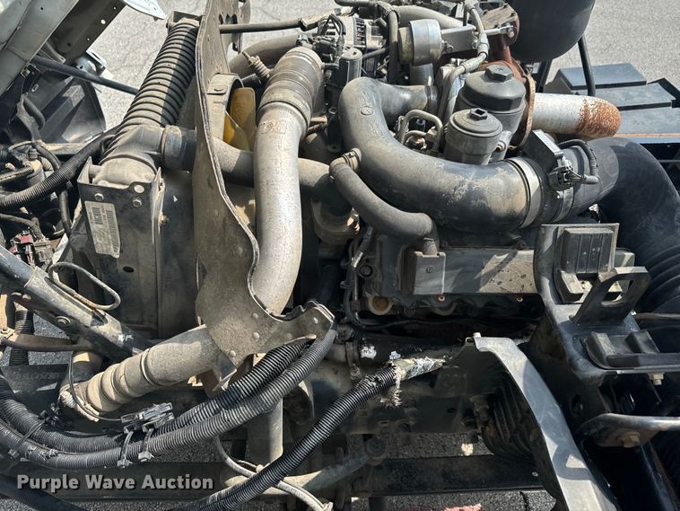 image for item DX0632 2006 Ford  LCF truck cab and chassis