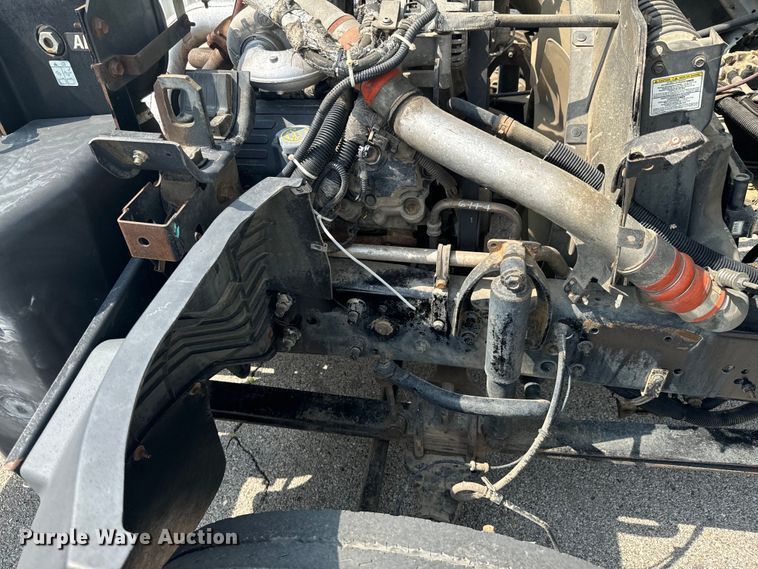 image for item DX0632 2006 Ford  LCF truck cab and chassis