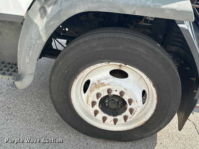 image for item DX0632 2006 Ford  LCF truck cab and chassis