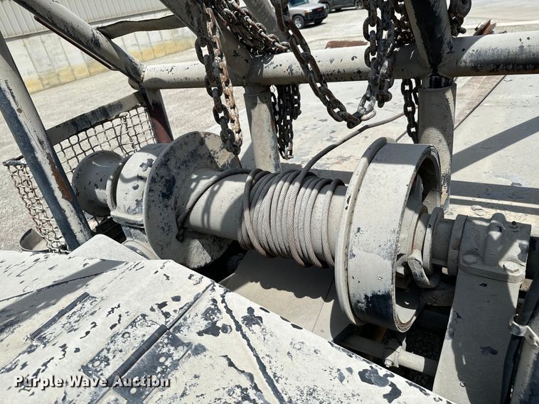 image for item DX0645 1994 Ford F700 winch truck