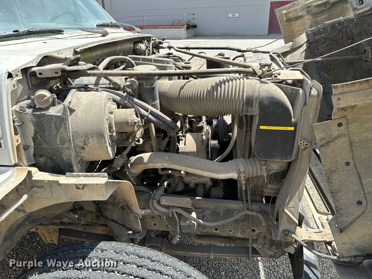 image for item DX0645 1994 Ford F700 winch truck