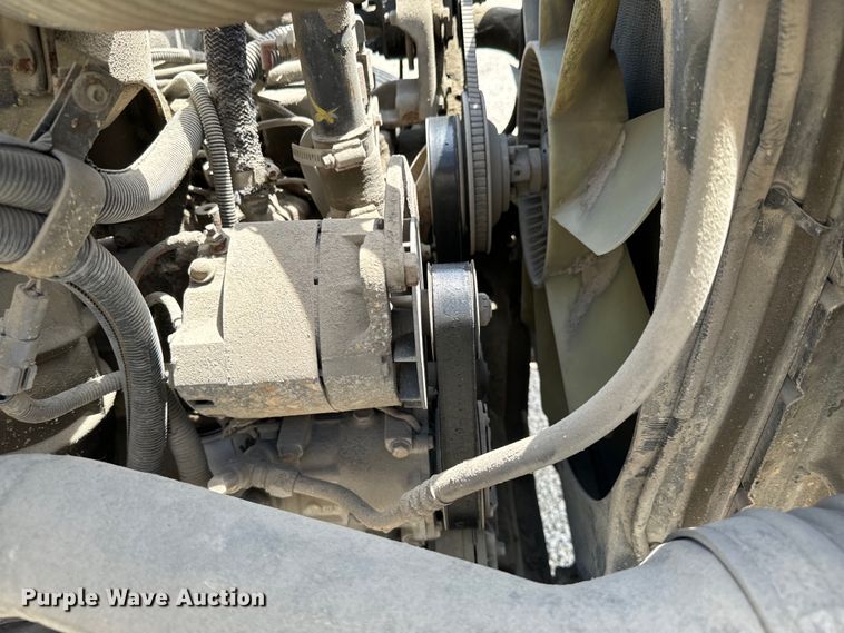 image for item DX0645 1994 Ford F700 winch truck