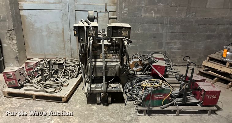 image for item DX0649 Lincoln Electric IdealArc DC-400 welder