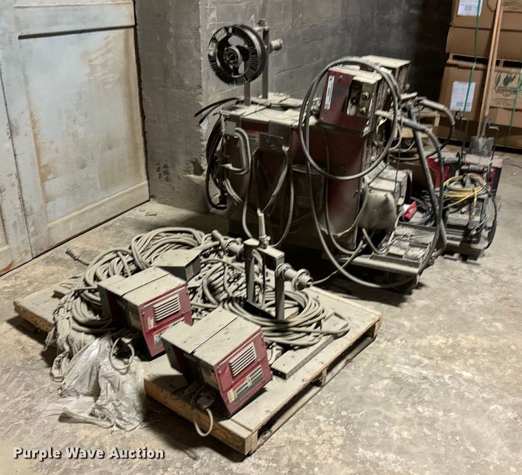 image for item DX0649 Lincoln Electric IdealArc DC-400 welder