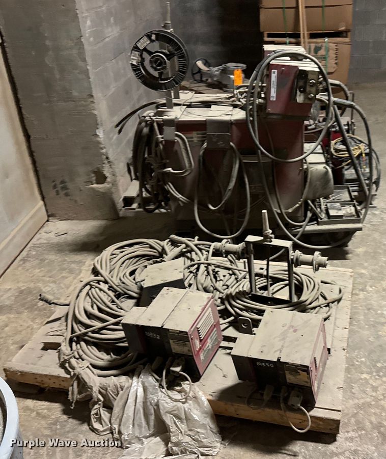 image for item DX0649 Lincoln Electric IdealArc DC-400 welder