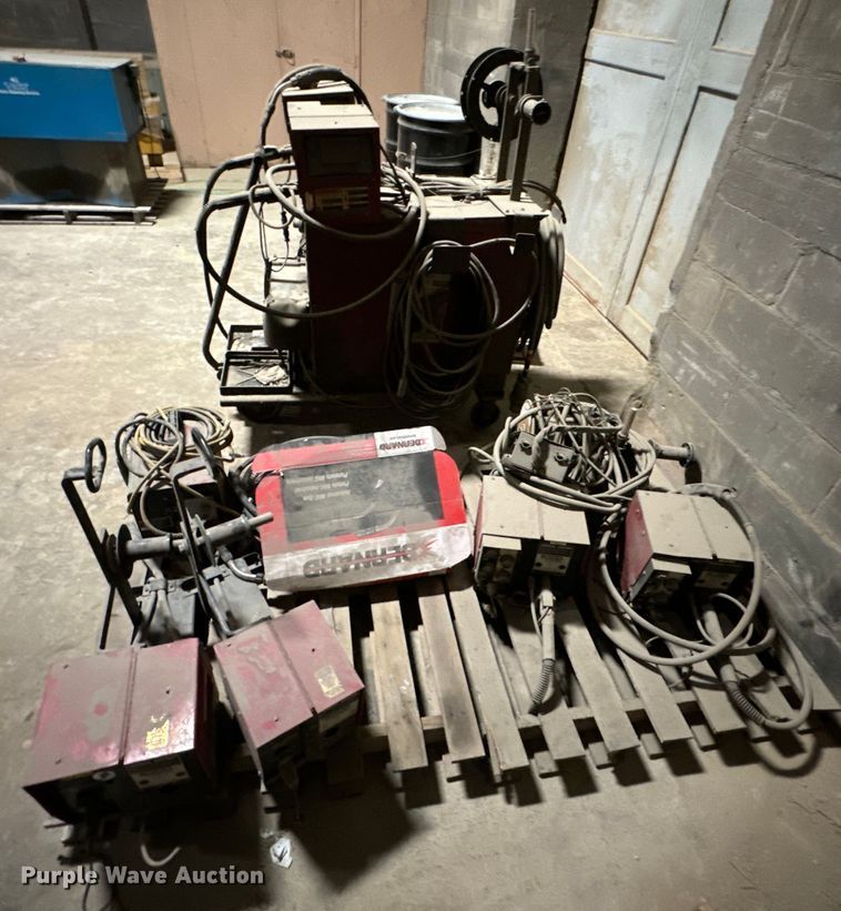 image for item DX0649 Lincoln Electric IdealArc DC-400 welder