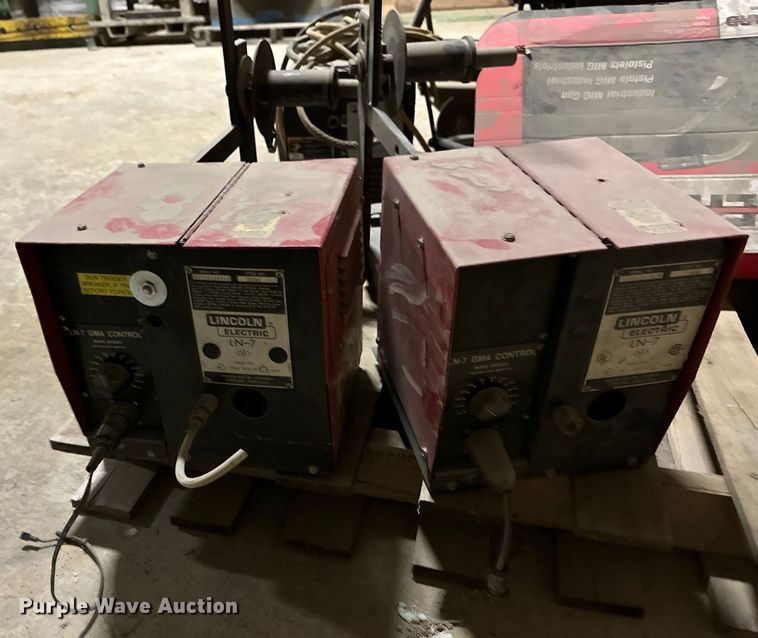 image for item DX0649 Lincoln Electric IdealArc DC-400 welder