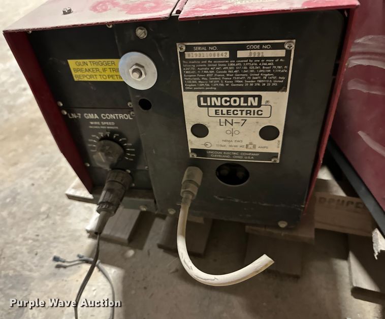image for item DX0649 Lincoln Electric IdealArc DC-400 welder