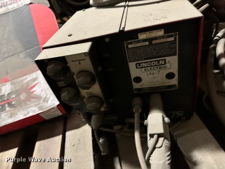 image for item DX0649 Lincoln Electric IdealArc DC-400 welder