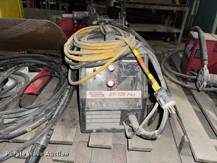 image for item DX0649 Lincoln Electric IdealArc DC-400 welder