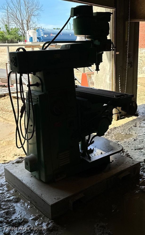 image for item DX0651 Cintiversal vertical milling machine