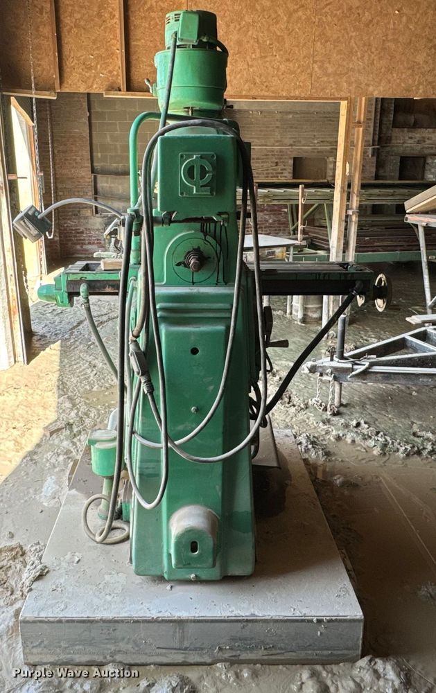 image for item DX0651 Cintiversal vertical milling machine
