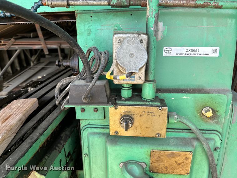 image for item DX0651 Cintiversal vertical milling machine