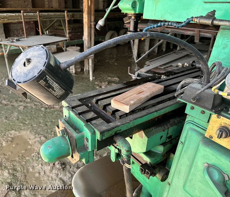 image for item DX0651 Cintiversal vertical milling machine