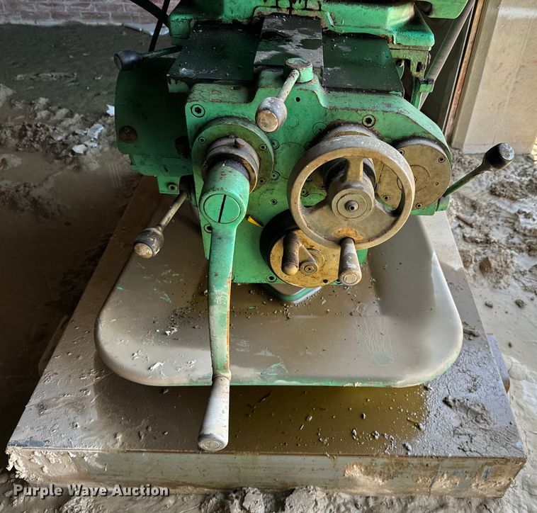 image for item DX0651 Cintiversal vertical milling machine