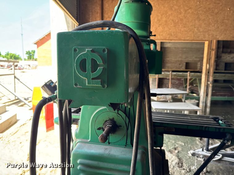 image for item DX0651 Cintiversal vertical milling machine