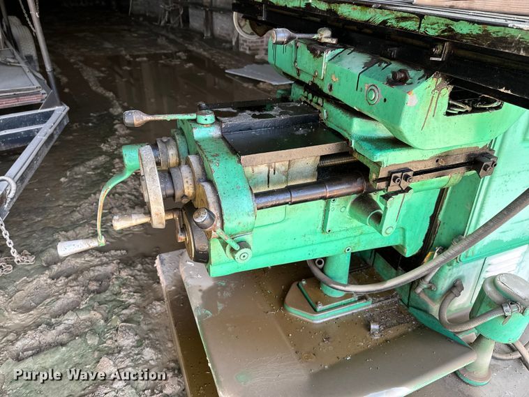 image for item DX0651 Cintiversal vertical milling machine