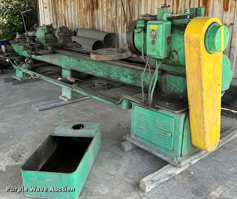 image for item DX0652 Leblond lathe