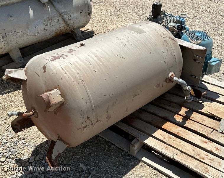 image for item DX0653 Air compressors