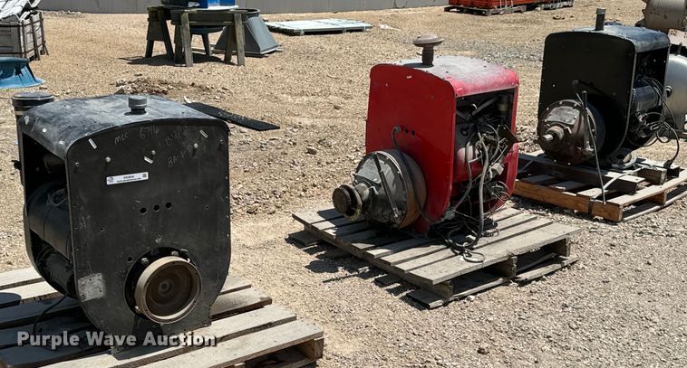 image for item DX0654 (3) Wisconsin engines