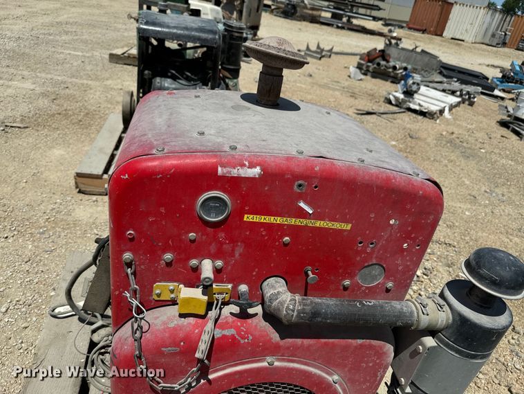 image for item DX0654 (3) Wisconsin engines