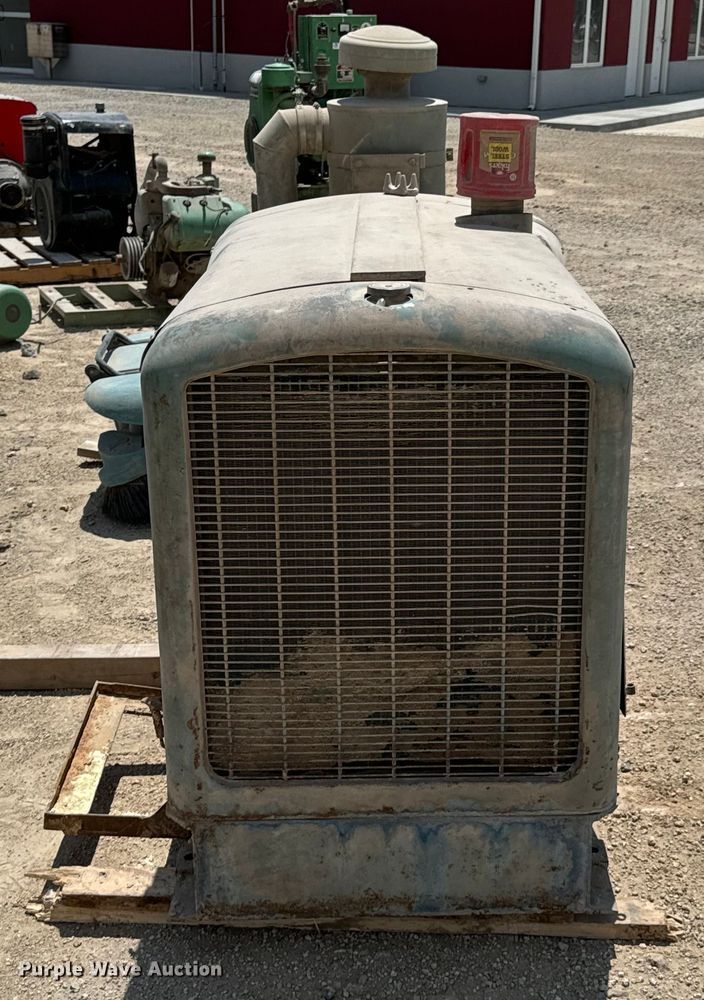 image for item DX0656 Detroit Diesel engine