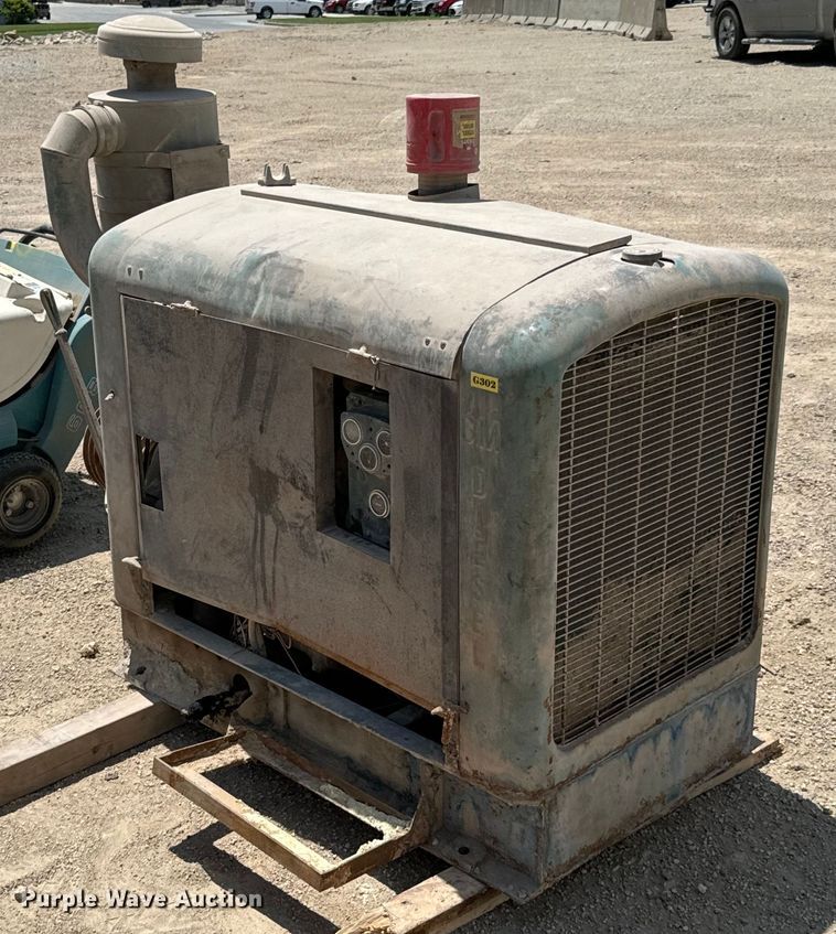 image for item DX0656 Detroit Diesel engine