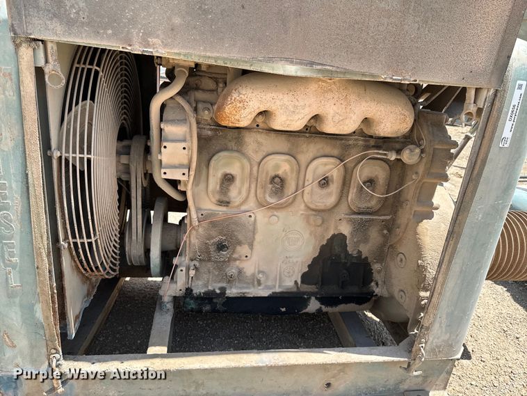 image for item DX0656 Detroit Diesel engine