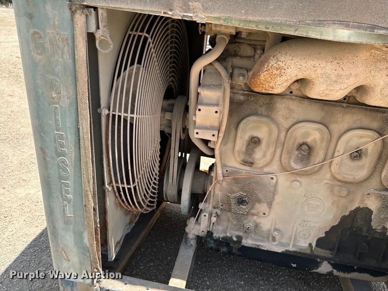 image for item DX0656 Detroit Diesel engine