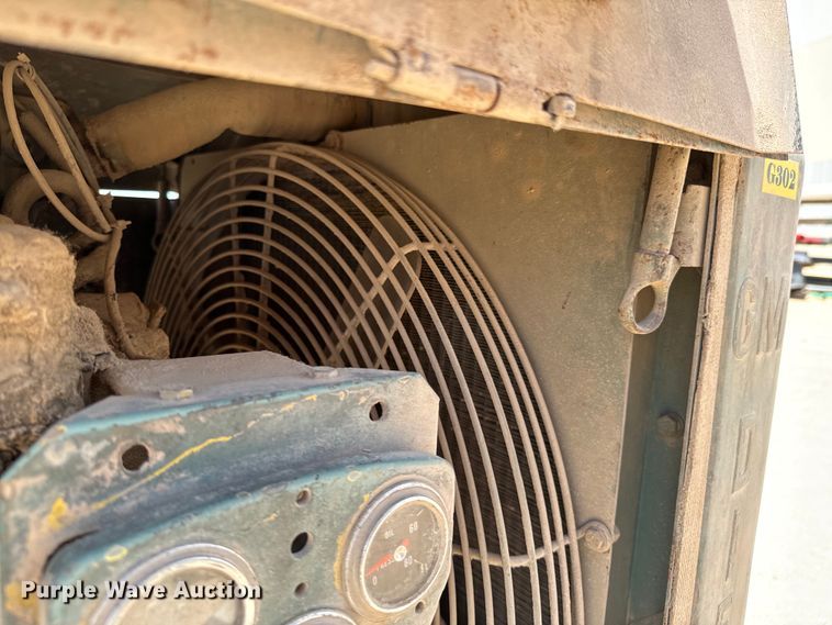 image for item DX0656 Detroit Diesel engine