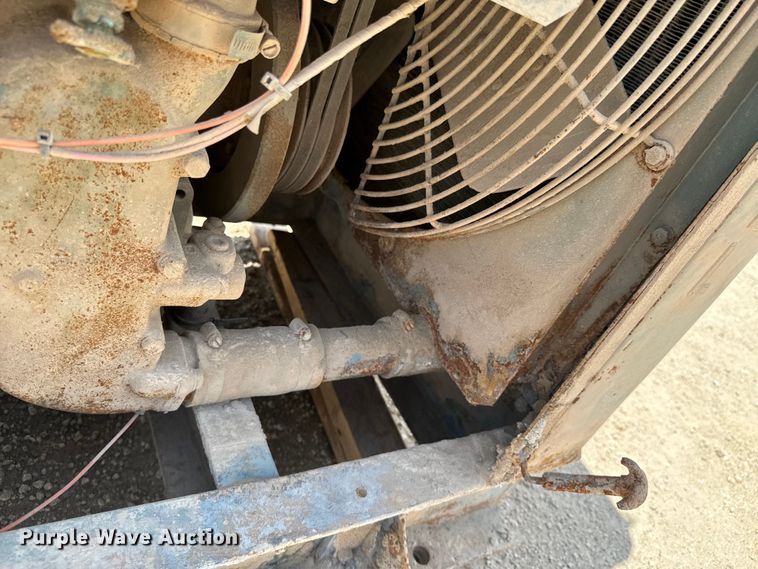 image for item DX0656 Detroit Diesel engine