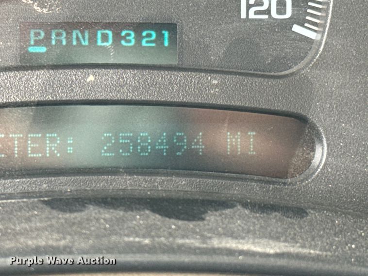 image for item DX0664 2004 GMC Yukon XL SUV