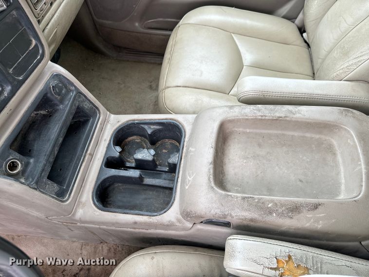 image for item DX0664 2004 GMC Yukon XL SUV