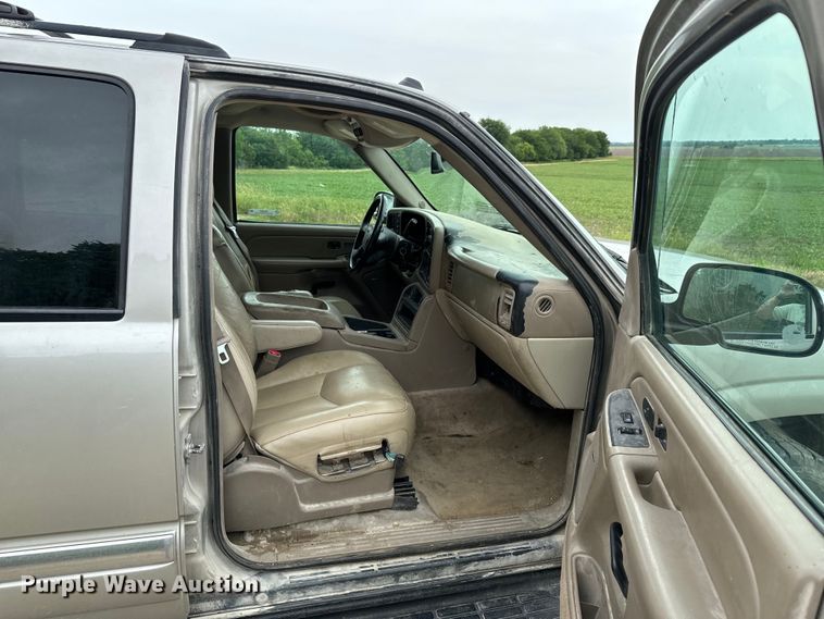 image for item DX0664 2004 GMC Yukon XL SUV