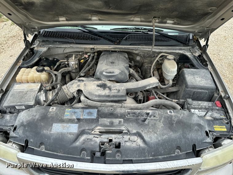 image for item DX0664 2004 GMC Yukon XL SUV