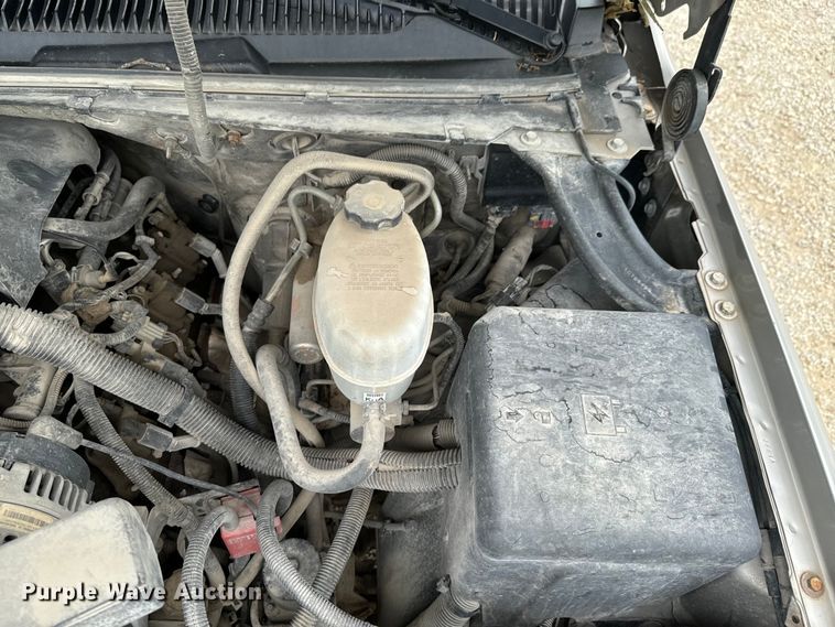 image for item DX0664 2004 GMC Yukon XL SUV