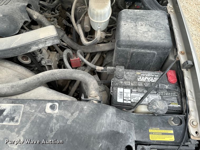 image for item DX0664 2004 GMC Yukon XL SUV