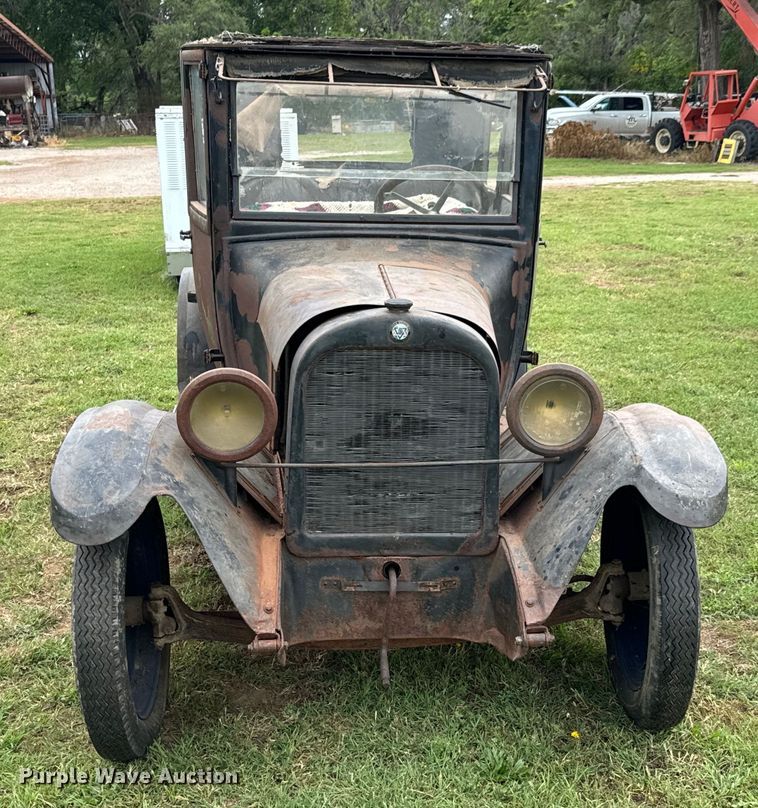 image for item DX0668 1923 Dodge Bros.  sedan
