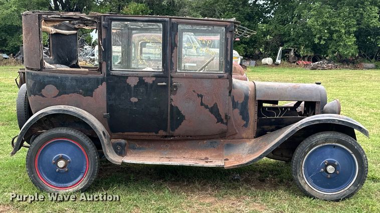 image for item DX0668 1923 Dodge Bros.  sedan