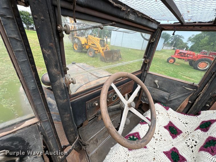 image for item DX0668 1923 Dodge Bros.  sedan