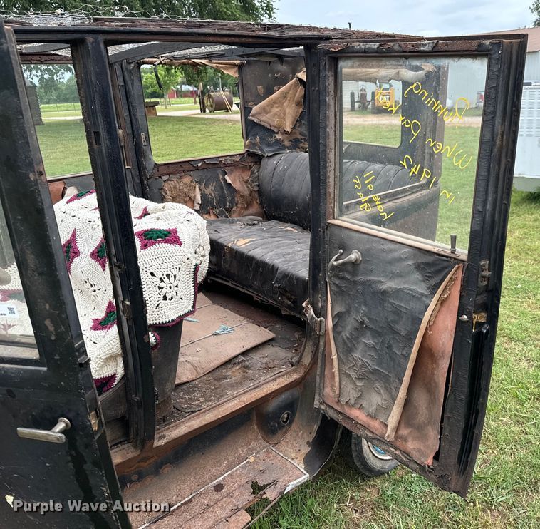 image for item DX0668 1923 Dodge Bros.  sedan