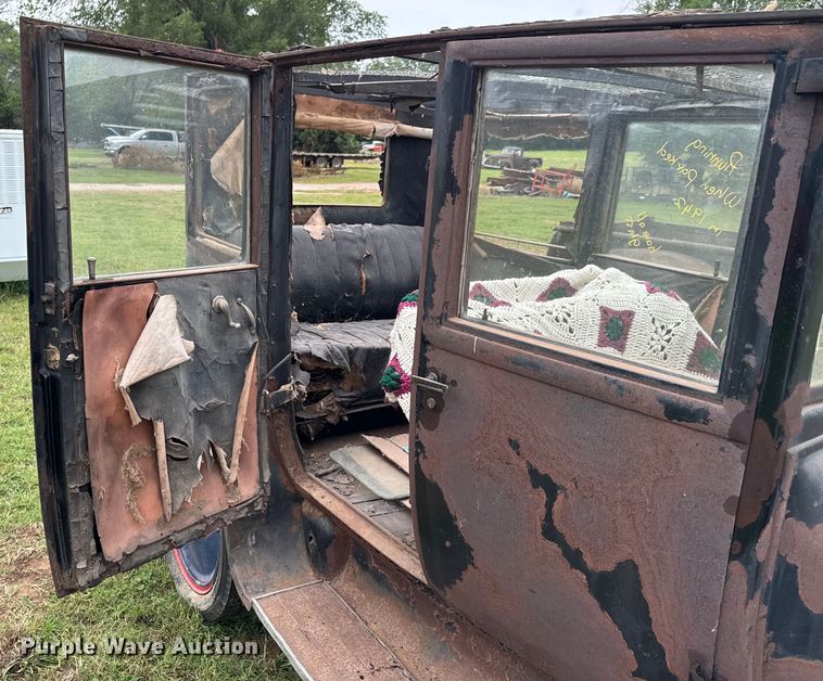 image for item DX0668 1923 Dodge Bros.  sedan