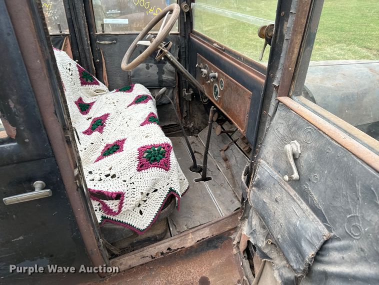 image for item DX0668 1923 Dodge Bros.  sedan