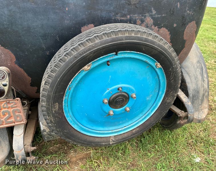 image for item DX0668 1923 Dodge Bros.  sedan